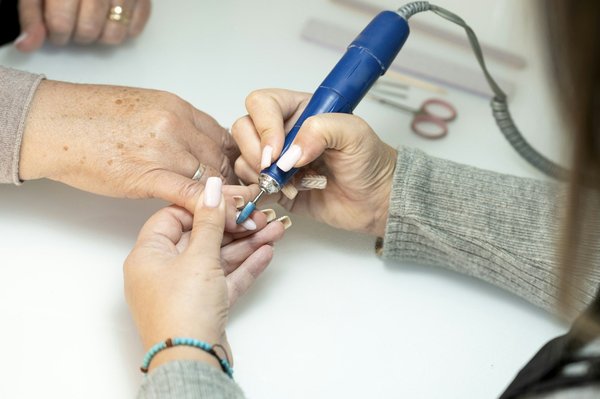 Le guide ultime pour choisir la meilleur ponceuse ongle